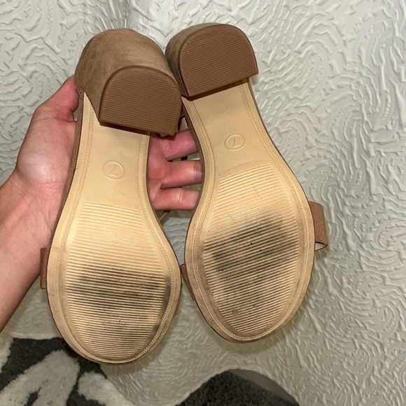 Tan Heels - Picture 5 of 5